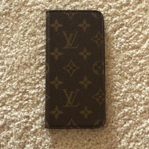 AUTHENTIC Louis Vuitton Phone Folio